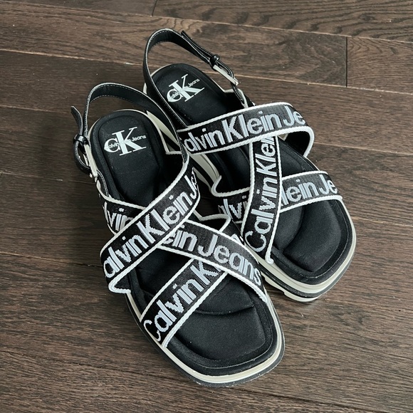NEW Logo Calvin Klein Platform Sandals Sneakers Size 8.5 8 - Picture 4 of 5